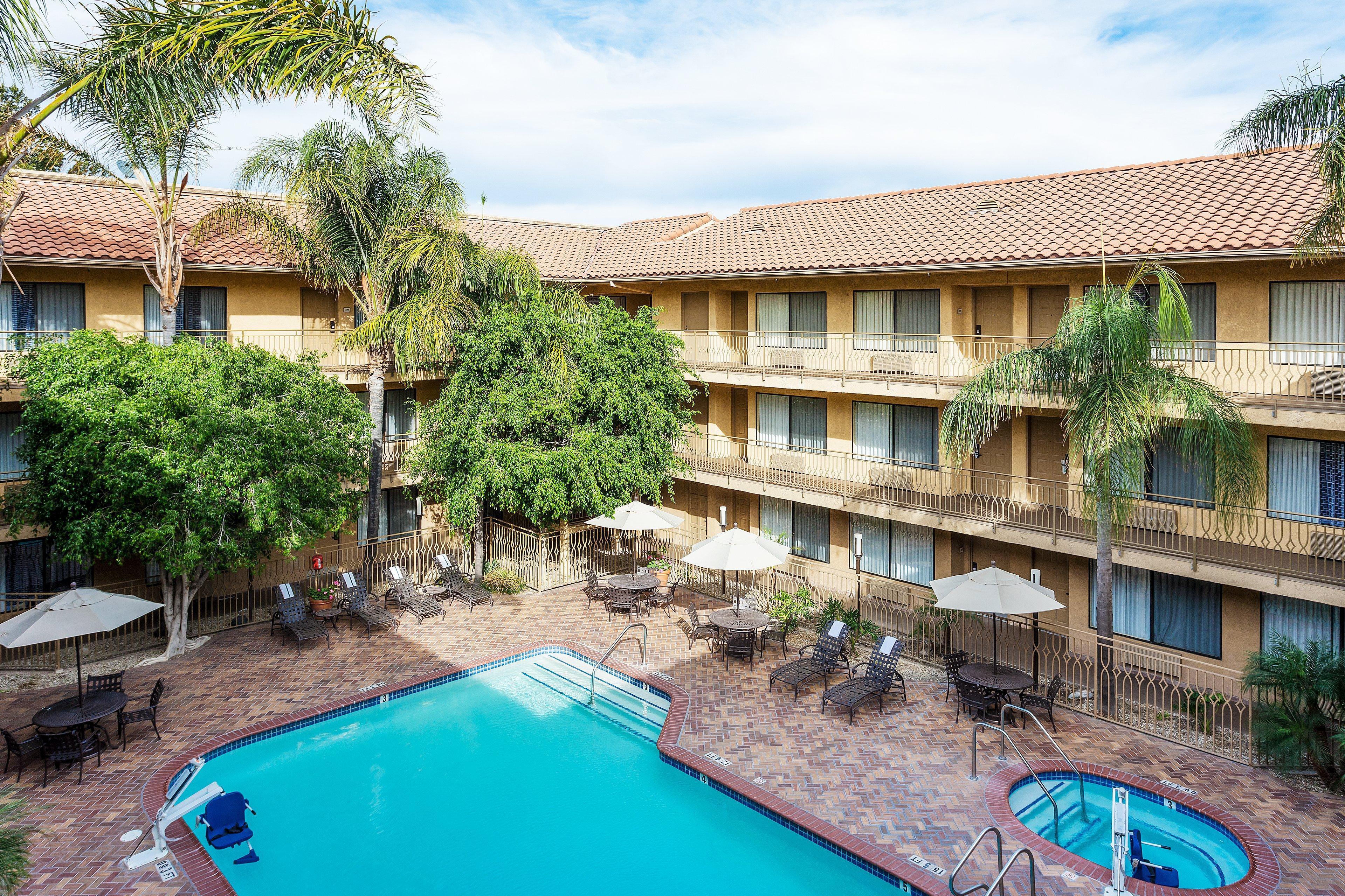 Holiday Inn Express Simi Valley By Ihg Exterior photo