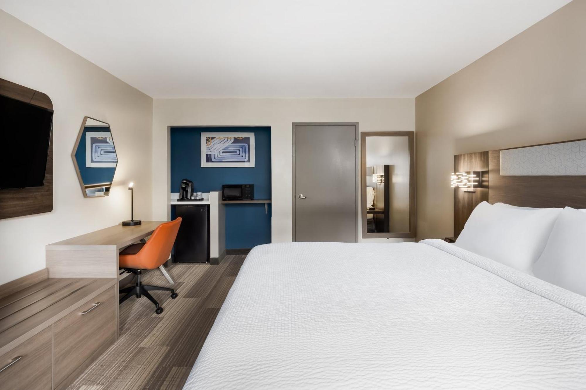 Holiday Inn Express Simi Valley By Ihg Exterior photo